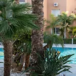 H&o Lifestyle Penthouse דירה
